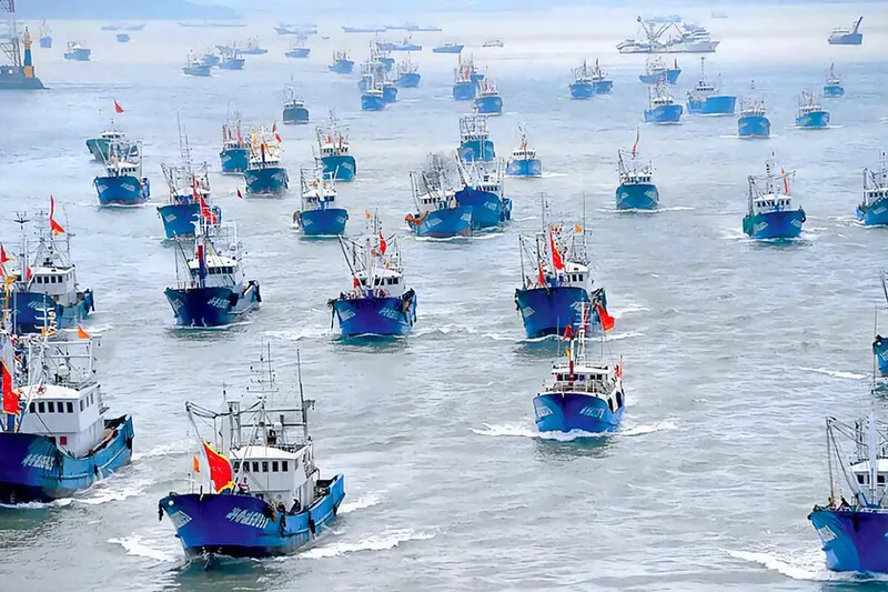 China ha movilizado 1.400 barcos pesqueros para crear una "barrera" de 300 kilómetros. No son buenas noticias para Taiwán