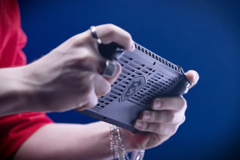 ofertas portatiles consola MSI con descuentos y juegos gratis