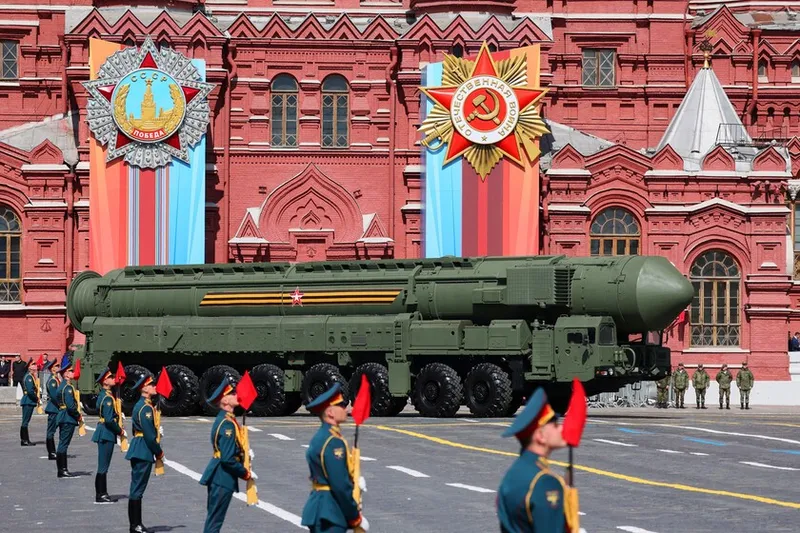 Es la primera vez en la historia que Rusia celebra su mayor desfile militar sin tanques ni misiles. La tecnología de largo alcance de Ucrania tiene la culpa