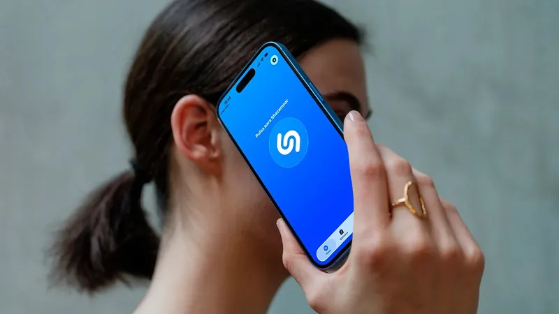 «Shazam no escucha las canciones»: una ingeniera en telecomunicaciones revela el curioso método con el que se genera una huella digital