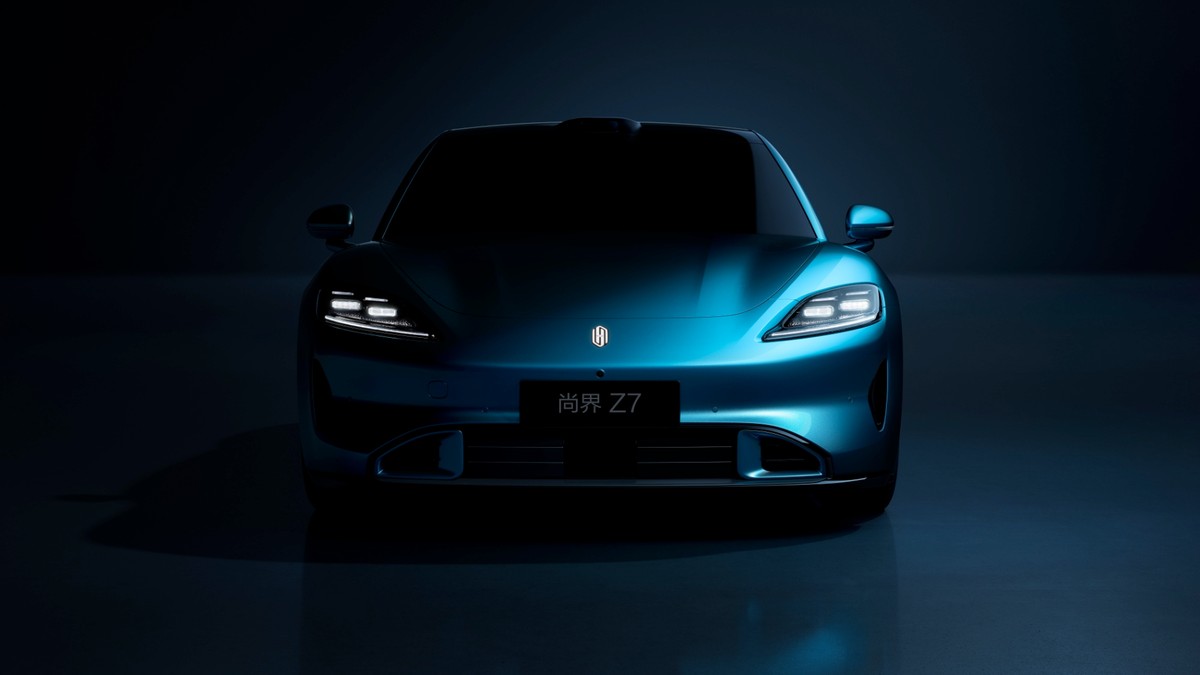 Parece un Porsche Taycan, pero cuesta menos de 30.000 euros y es de HUAWEI