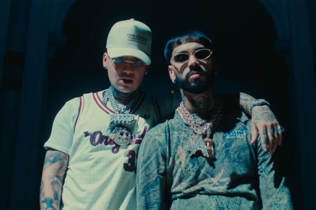 ‘Pórtate bonito’ de Anuel AA y Blessd se dispara al No. 1 de la lista Latin Airplay