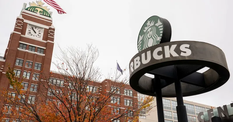 Starbucks recorta otros 300 empleos corporativos para reducir costos