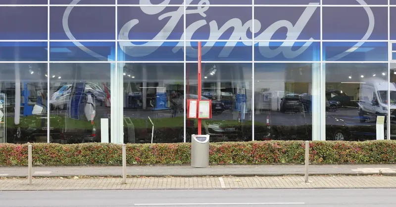 Ford se encamina hacia su peor día desde 2024 al revertir su repunte impulsado por la IA