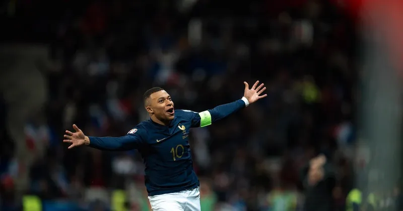 ¿Hasta cuándo tienen contrato Vinícius Júnior y Mbappé con el Real Madrid?
