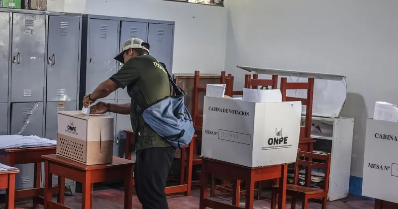 Perú aplaza el anuncio de los resultados electorales hasta el domingo