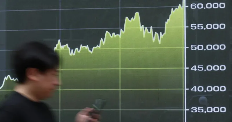 Acciones asiáticas suben tras récords en Wall Street impulsados por auge de la IA