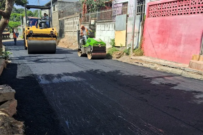 Mejoran últimas 9 calles del barrio Camilo Ortega