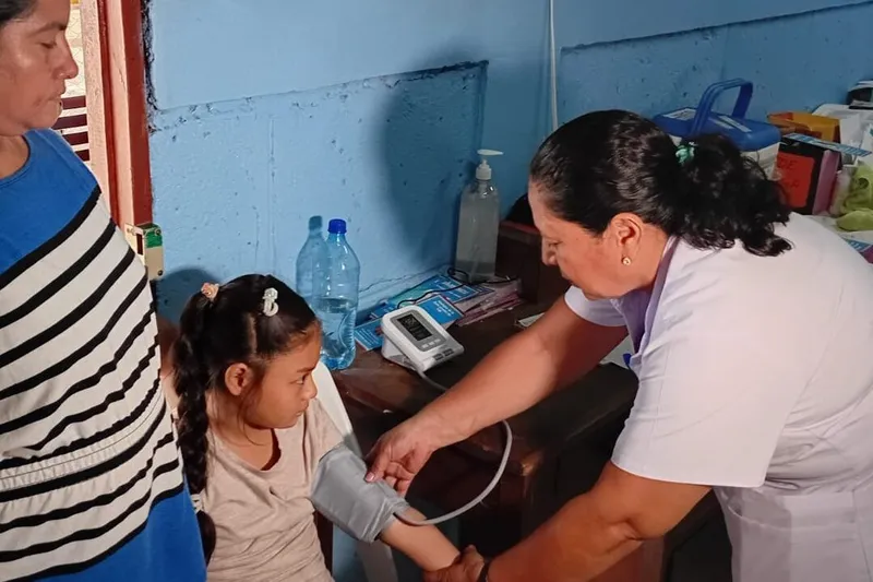 Enfermera nicaragüense cumple 30 años de vocación y servicio