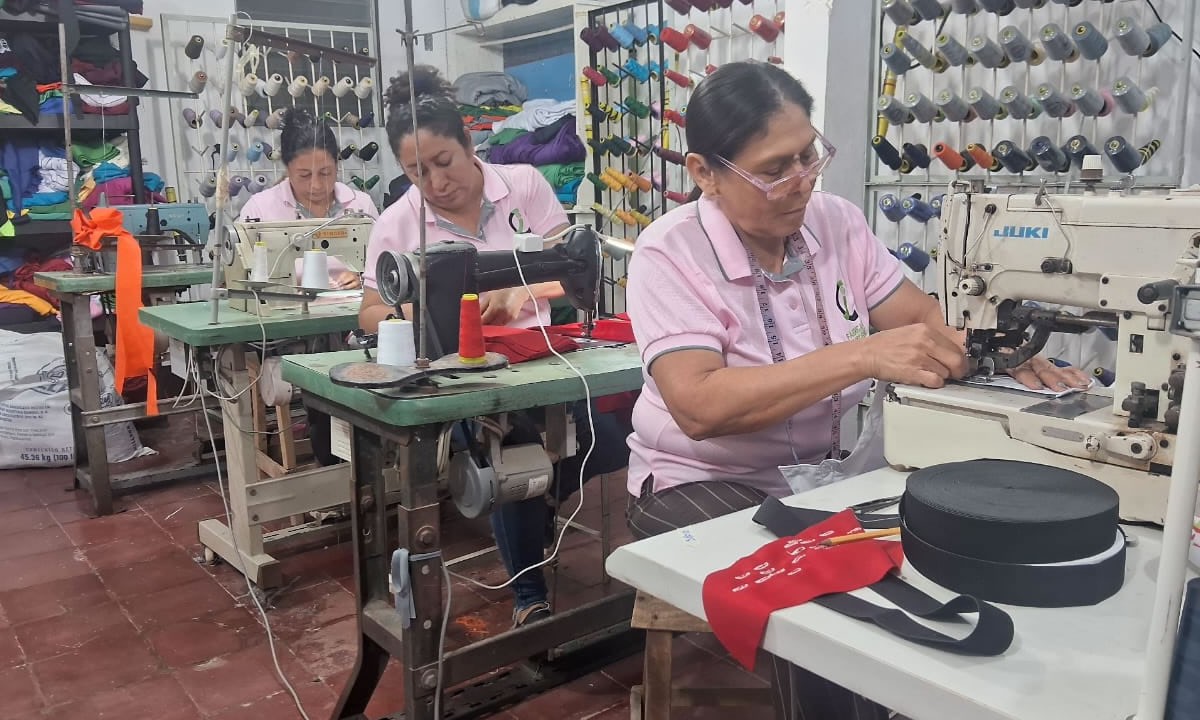 Talleres de Ciudad Darío registran gran demanda de uniformes escolares