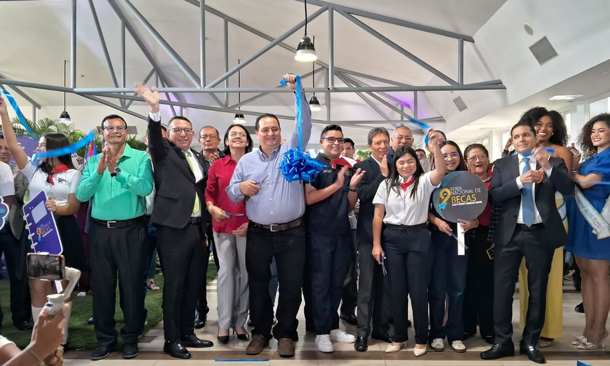 Feria de Becas Universitarias oferta más de 36 mil becas académicas