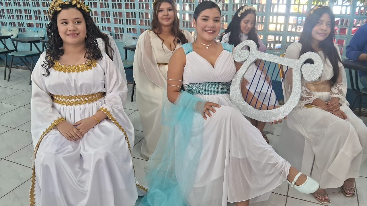 Escuela Normal Alesio Blandón rinde homenaje a Rubén Darío