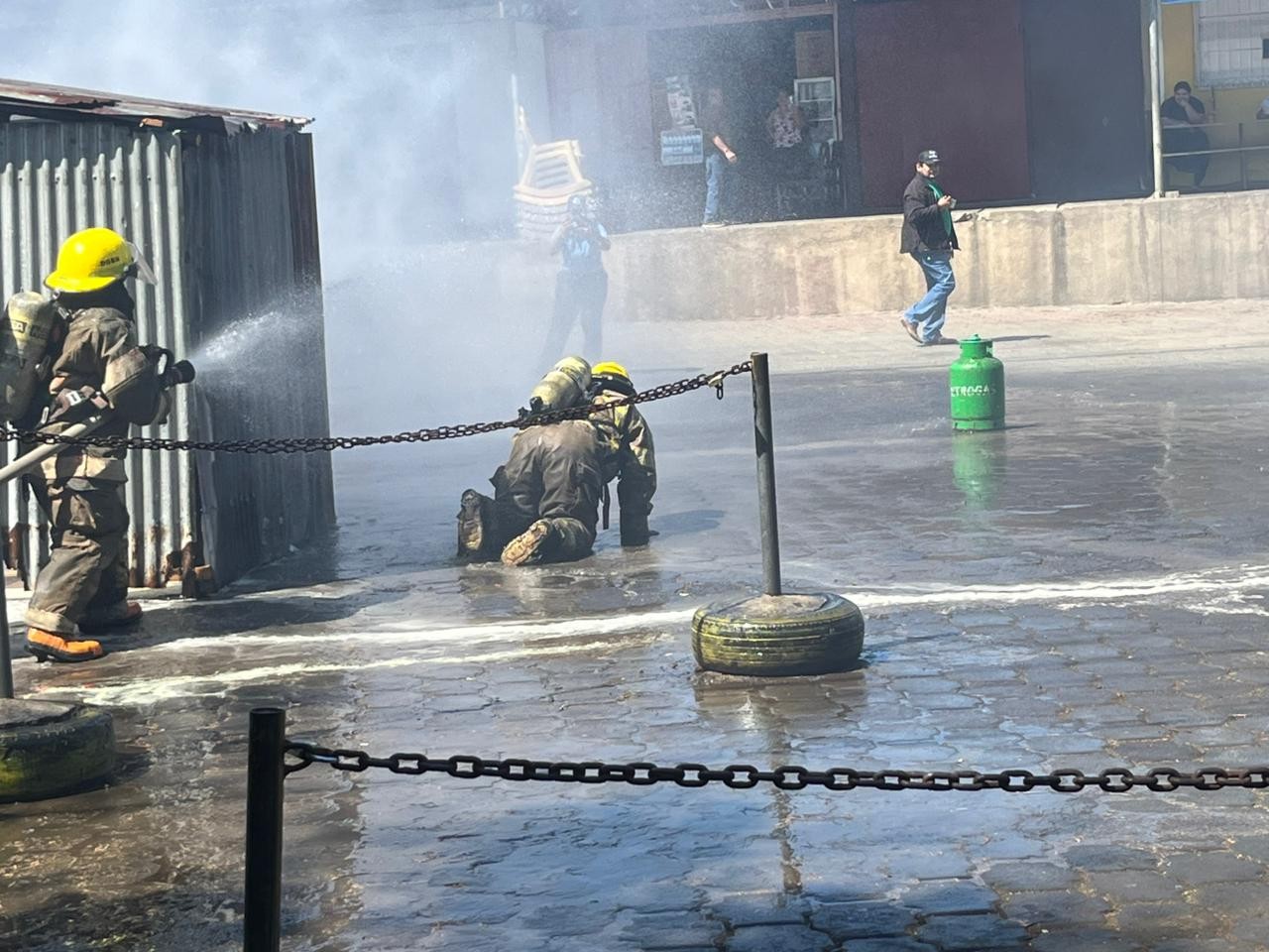 Ejercicio práctico fortalece prevención de incendios en zonas de alta afluencia