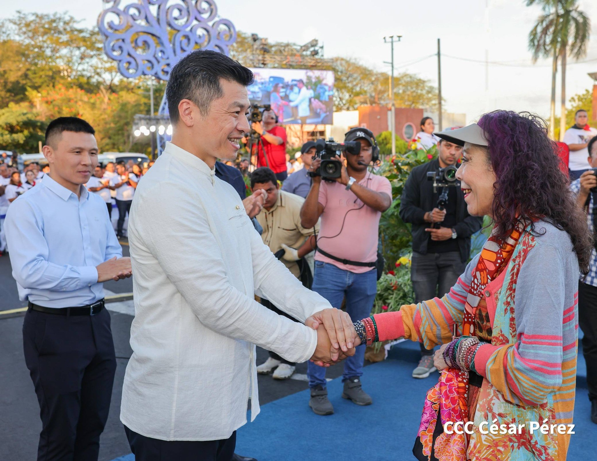 Copresidenta resalta liderazgo de China y reafirma su compromiso con la paz