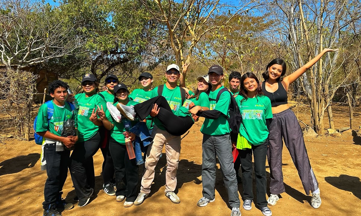 Juventud nicaragüense participa en Volcan Tour con enfoque ambiental