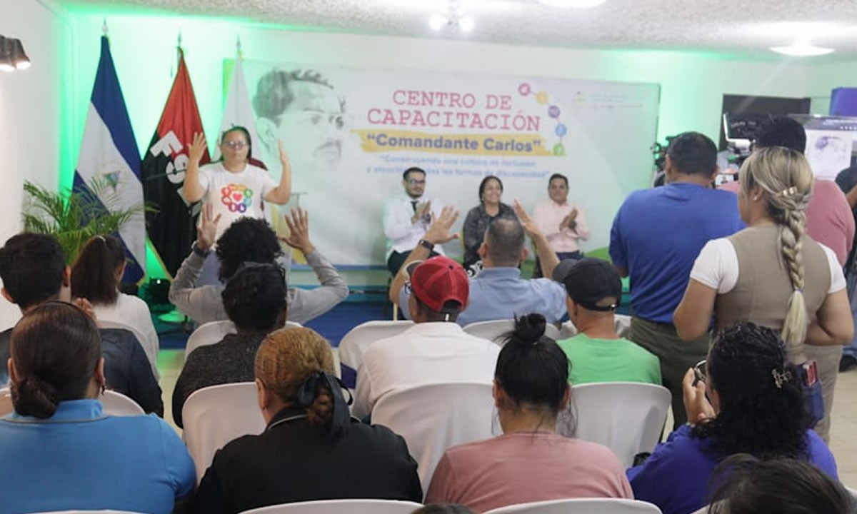 Más de 350 trabajadores del Estado reciben formación en lenguaje de señas