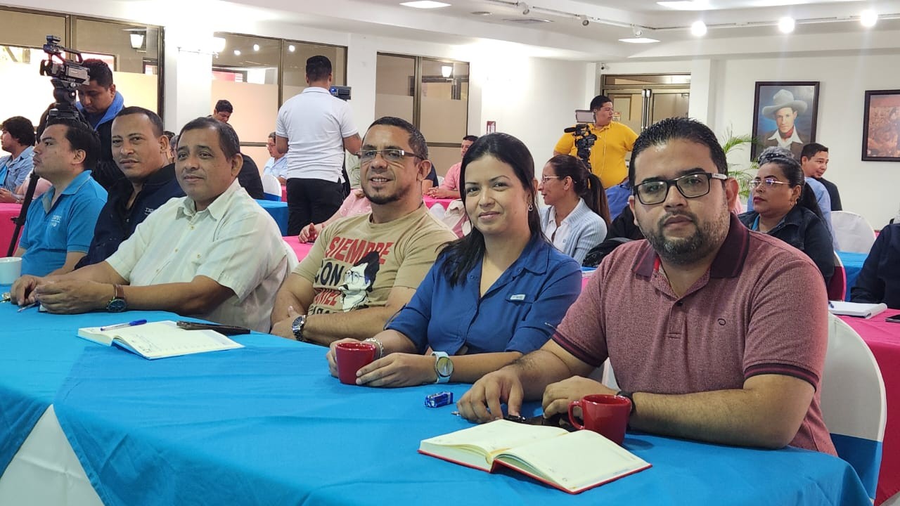Docentes técnicos amplían sus habilidades para liderar procesos educativos