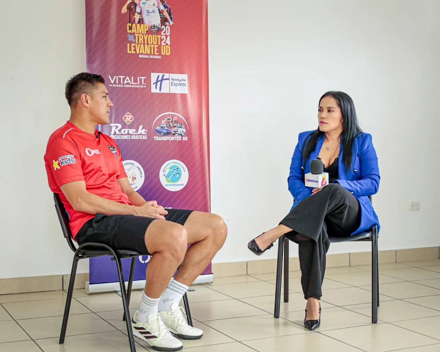 Sara Flores rompe esquemas en el periodismo deportivo en Nicaragua