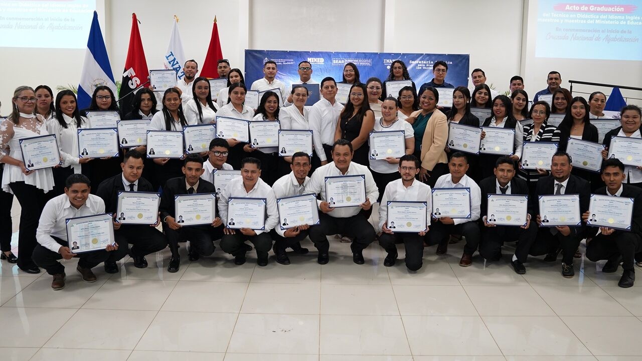 Maestros de primaria concluyen curso técnico que fortalece competencias para enseñar inglés