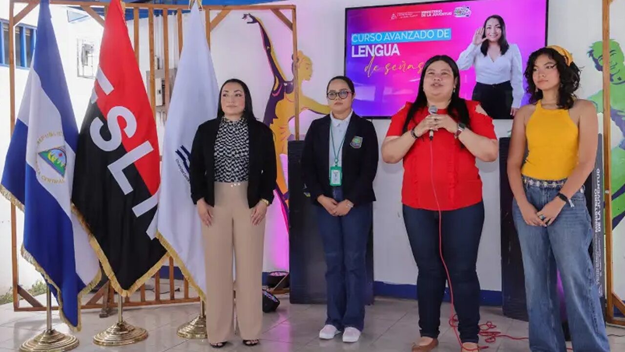 Habilitan curso avanzado de lengua de señas en el centro cultural Julián Roque Cuadra