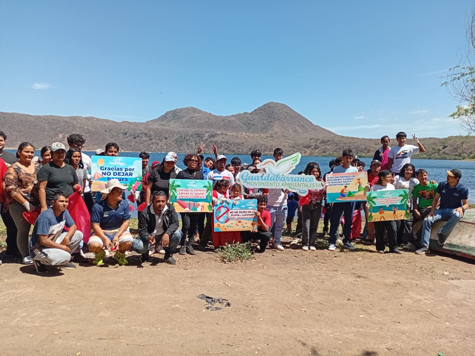Jóvenes protagonizan jornada ambiental en balnearios durante Semana Santa