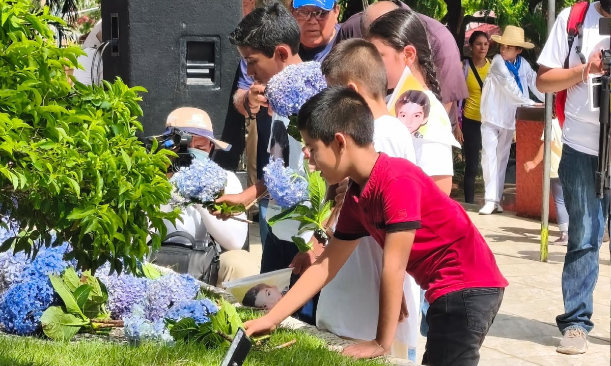 Juventud nicaragüense recuerda el legado de Luis Alfonso Velásquez Flores