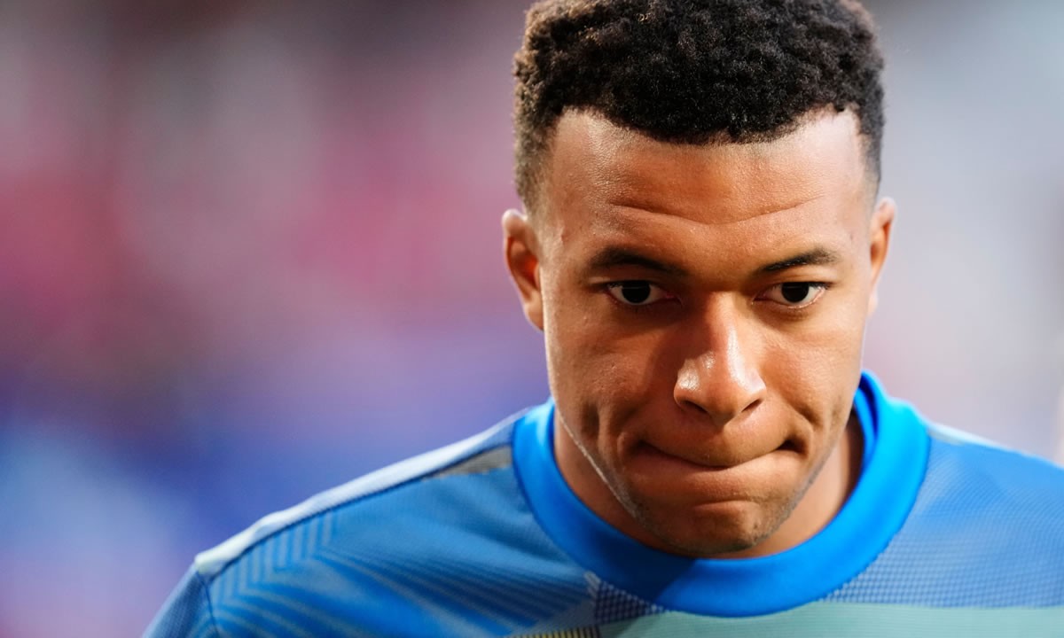 Mbappé responde con firmeza a las críticas por su ausencia en el Real Madrid