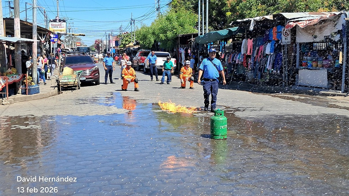 Bomberos Unidos de Nicaragua desarrolló simulacro de incendio en mercado de Ciudad Sandino