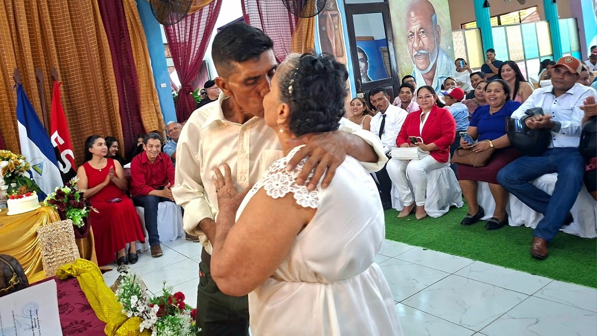 Familias celebran el “sí, acepto” de 14 parejas en bodas civiles en Chontales