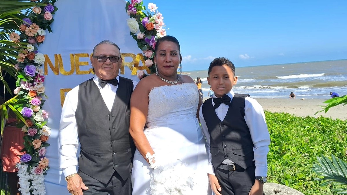 Frente al mar, 42 parejas contraen matrimonio en ceremonia de Bilwi, Caribe Norte