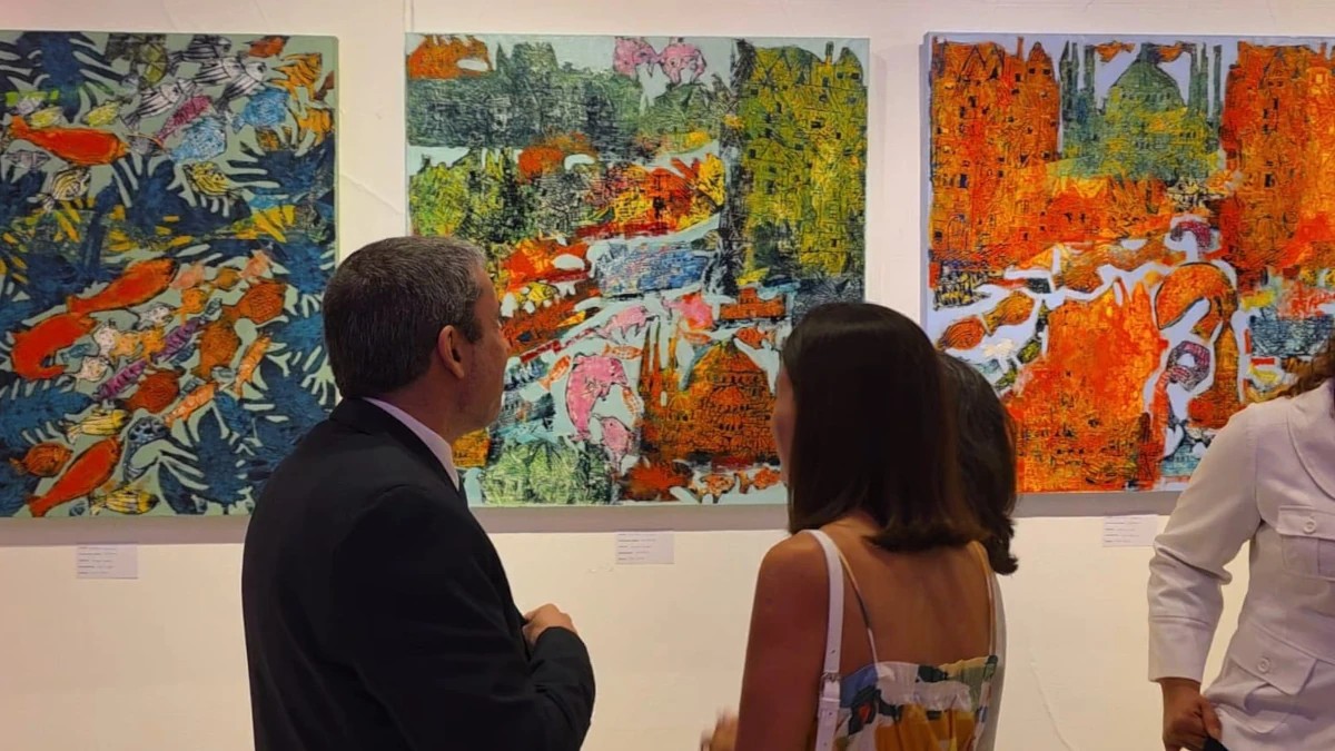 Se exhibe en el Teatro Nacional Rubén Darío la galería «Cuatro Pintoras de Turquía»