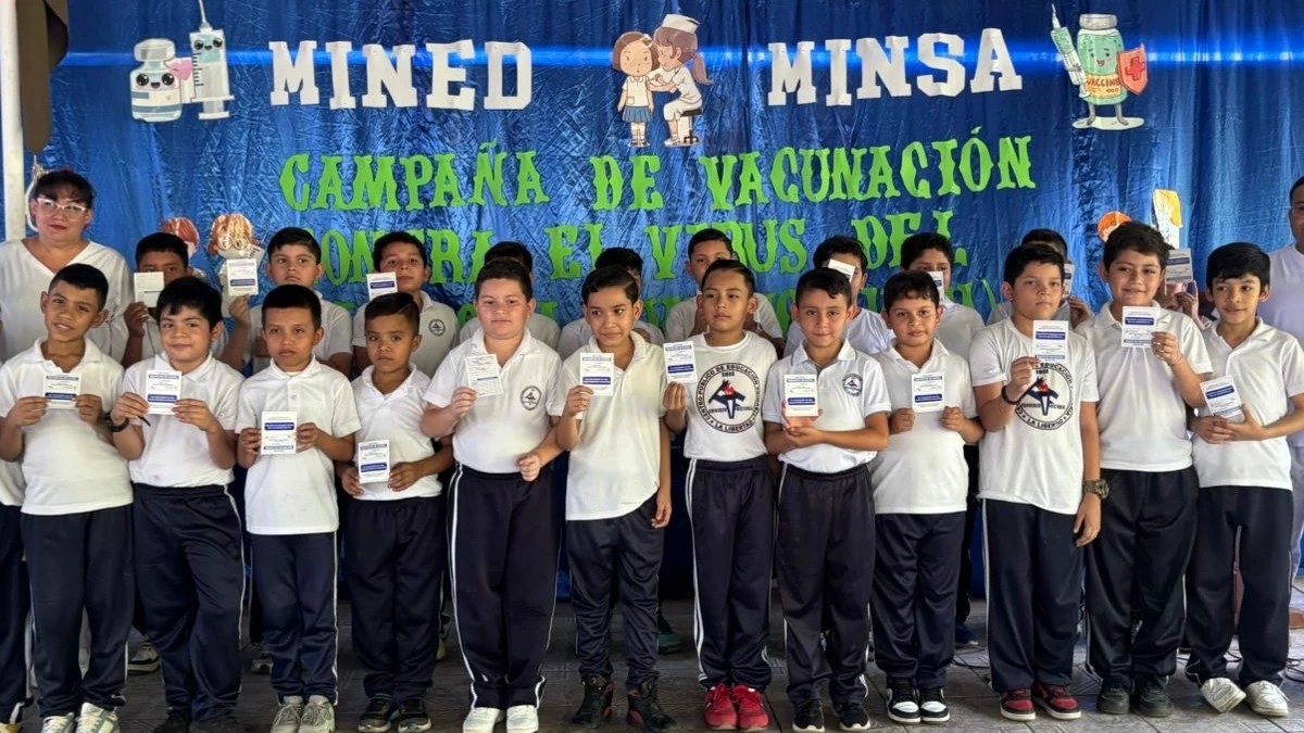 Más de 100 estudiantes de Managua reciben vacunas contra el VPH en jornada escolar