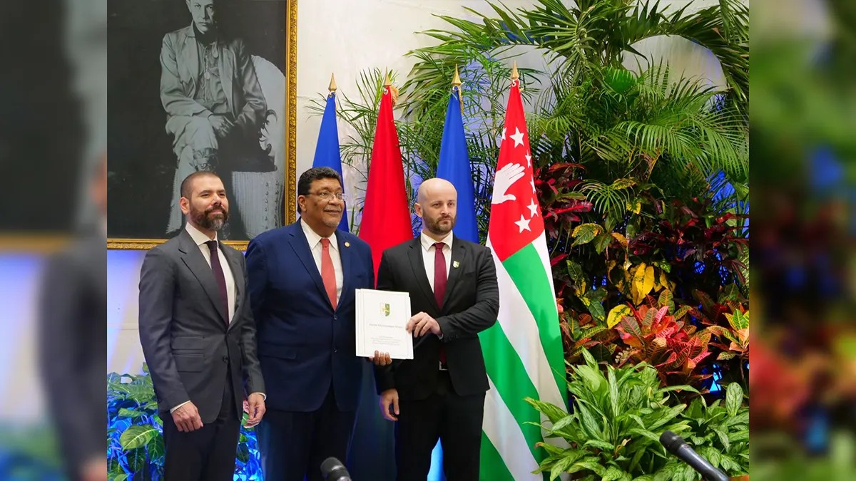 Nuevo embajador de Abjasia presenta copias de estilo en Nicaragua y fortalece relaciones bilaterales