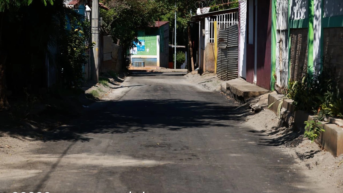 Alcaldía de Managua ejecuta proyecto de revestimiento asfáltico en el Distrito VII