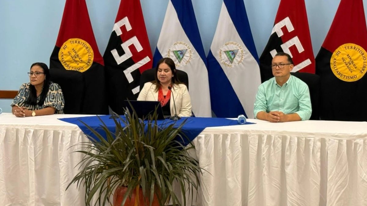 Ministerio de Educación presenta informe semanal con avances en infraestructura y calidad educativa