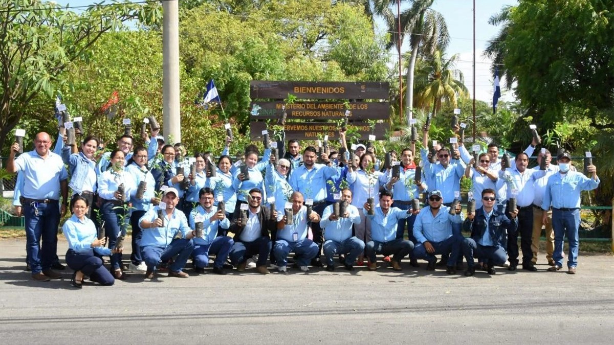 MARENA celebra el Día de la Dignidad Nacional con jornada ambiental en Managua