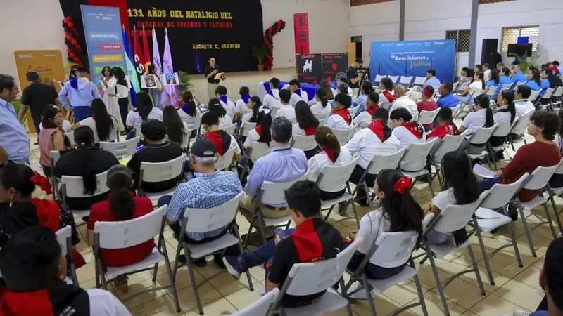 Comunidad educativa clausura jornada nacional en homenaje al General Sandino