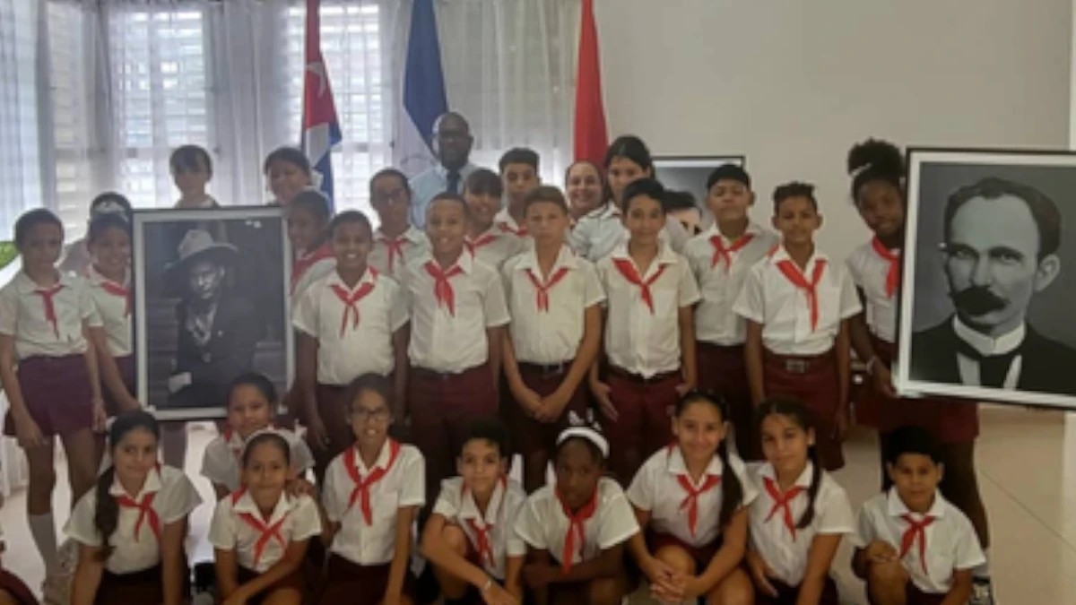 Embajada de Nicaragua en Cuba honra legado del General Sandino