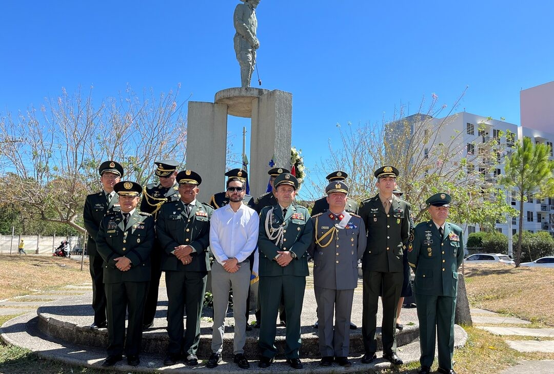 Conmemoramos a Sandino en el Salvador