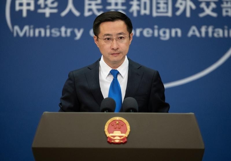 China condena enérgicamente ataque y asesinato del líder supremo de Irán