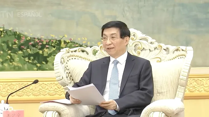 El máximo asesor político chino insta a ciudadanos de ambos lados del estrecho de Taiwan a promover la cultura china