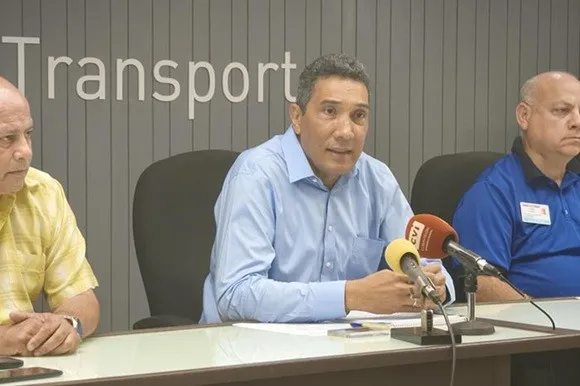 Ministro de Transporte informa actualización de servicios ante desabastecimiento de combustible