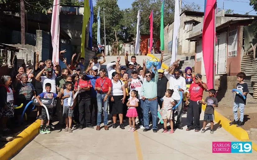 Barrio Solidaridad luce esplendoroso con nueva calle de concreto hidraúlico