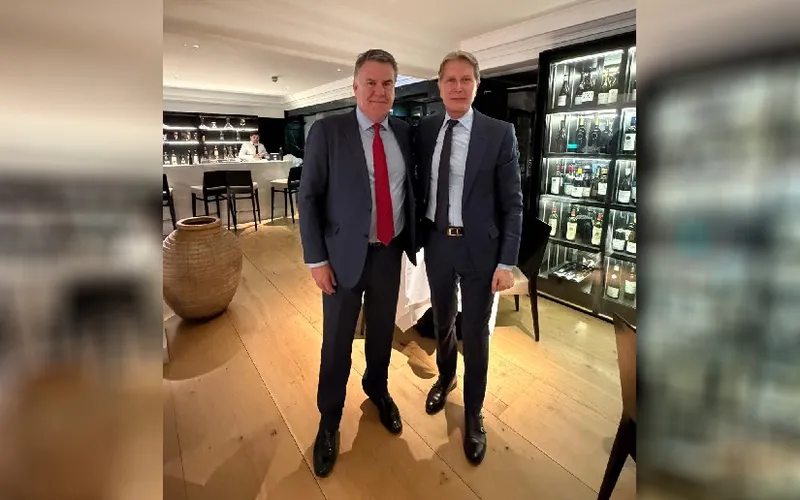 Embajador Maurizio Gelli con el señor Ben Lyster-Binns en Cancillería de Reino Unido