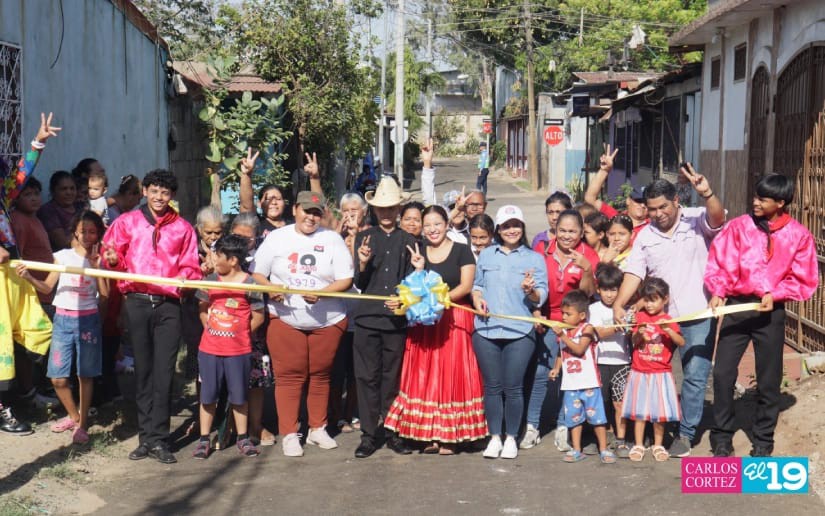Familias del barrio Jorge Cassaly estrenan calles con revestimiento asfáltico