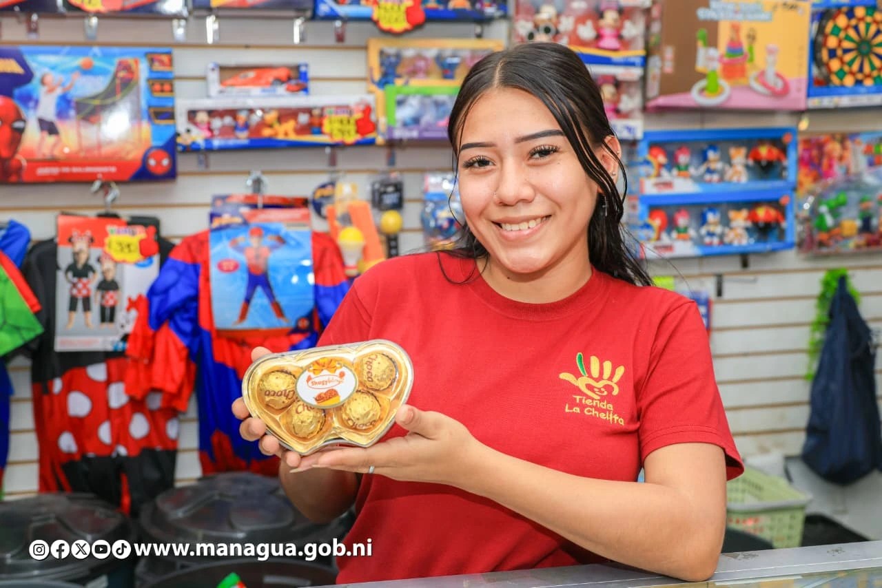 Amplia oferta de regalos para el 14 de febrero en el mercado Oriental