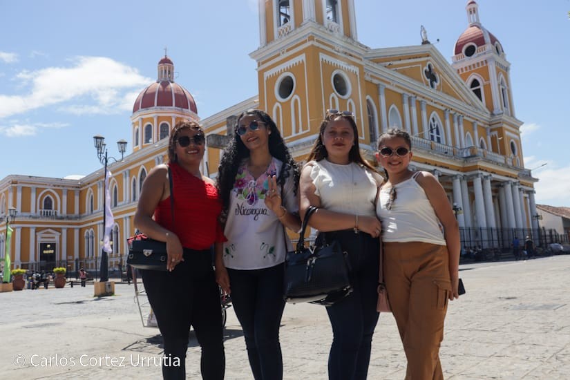 Granada: un paseo entre colores, historia y sabor