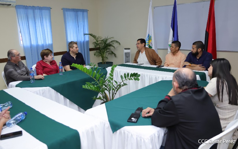 Legado de fe: líderes evangélicos nicaragüenses sostienen encuentro con familia de Yiye Ávila