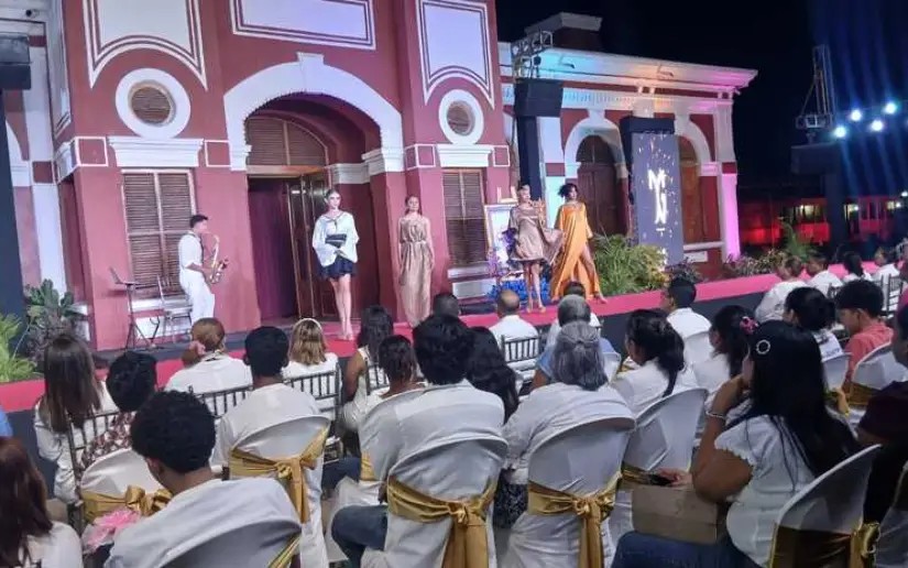 Granada honra a Don Fernando Fuentes con pasarela cultural