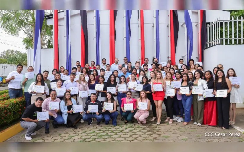 Compañera Rosario Murillo agradece visita de compañeros comunicadores de RT